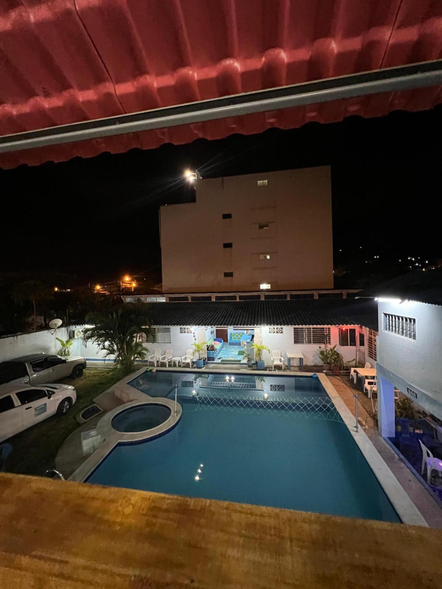 Hostal Aruba 아타카메스 외부 사진
