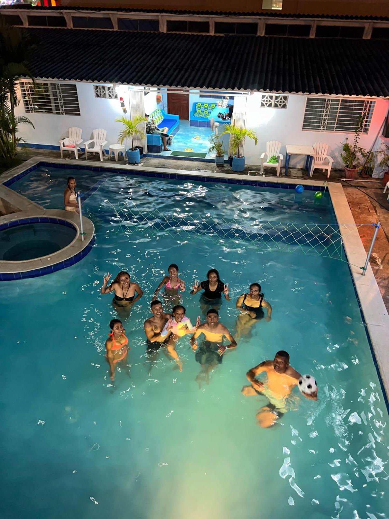 Hostal Aruba 아타카메스 외부 사진